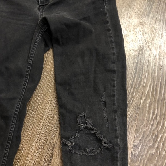 Black skinny jeans from H&M in a size 25 - Picture 3 of 4